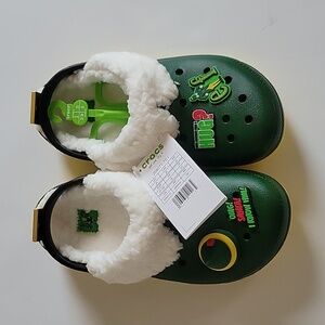 Elf crocs big kids 5